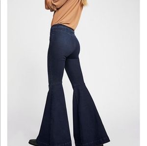 Free People Size 27 Maddox Denim Bell Bottom Jeans Indigo Blue